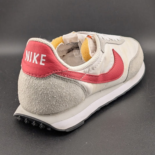 Women's Size 7.5 Nike Waffle Trainer 2 Photon Dust Archaeo Pink White Nike