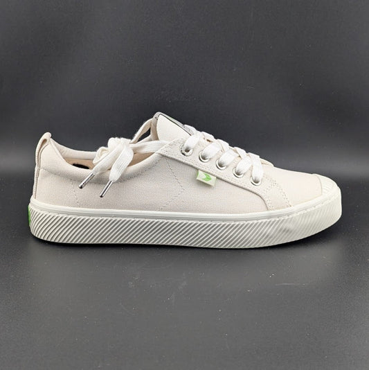 Cariuma OCA Low Sneakers Womens 8 & 9/Mens 6.5 & 7.5 White Canvas Comfort Shoes Cariuma