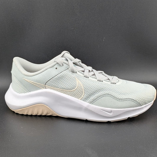 Women's Size 8.5 Nike Legend Essential 3 NN Lt Silver/Guava Ice DM1119 007 Nike