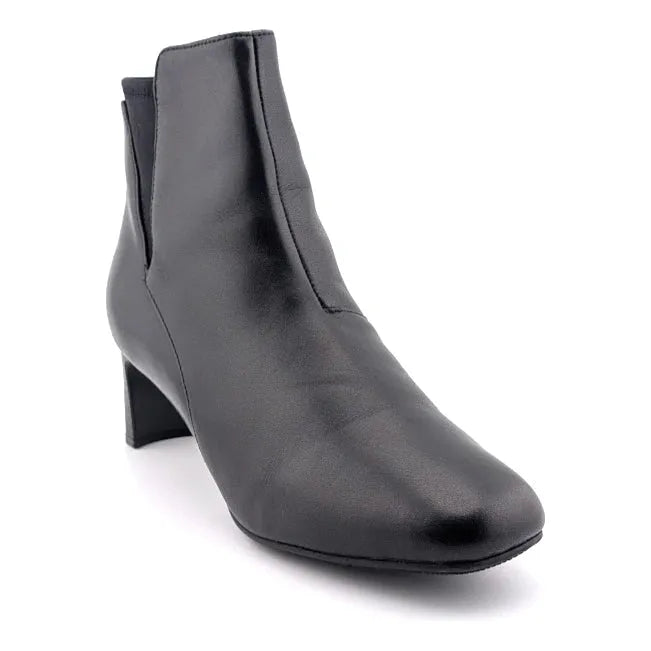 Clarks Women's Kyndall Faye Fashion Booties Black Leather 26174300 **Year-Round SoleComfort.shoes
