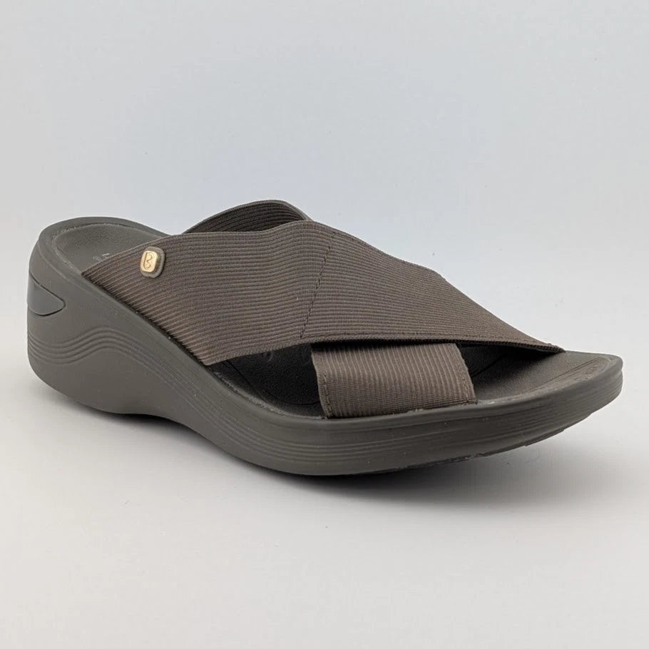 Bzees for Lifestride Women's Size 7M Taupe Elastic Slide Sandal SoleComfort.shoes