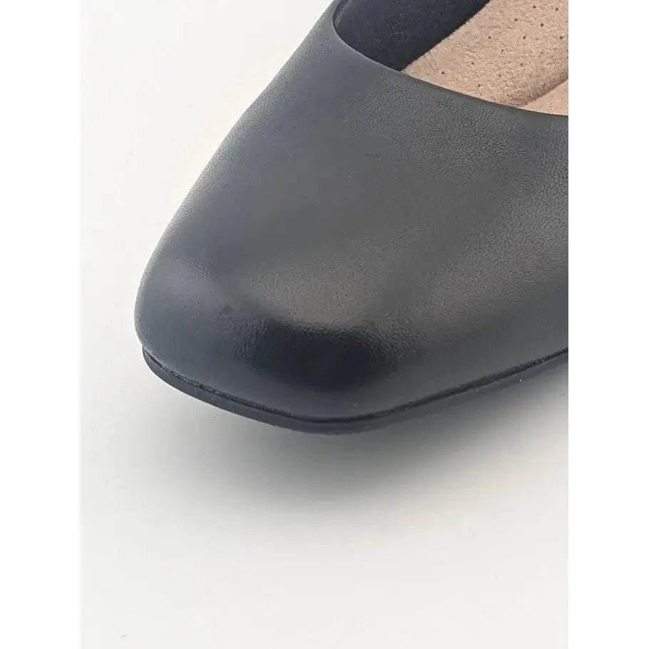 Clark’s Womens Kendall Iris Pump 2-inch Half "Stacked" Heel | Black Size 9.5 M Clarks