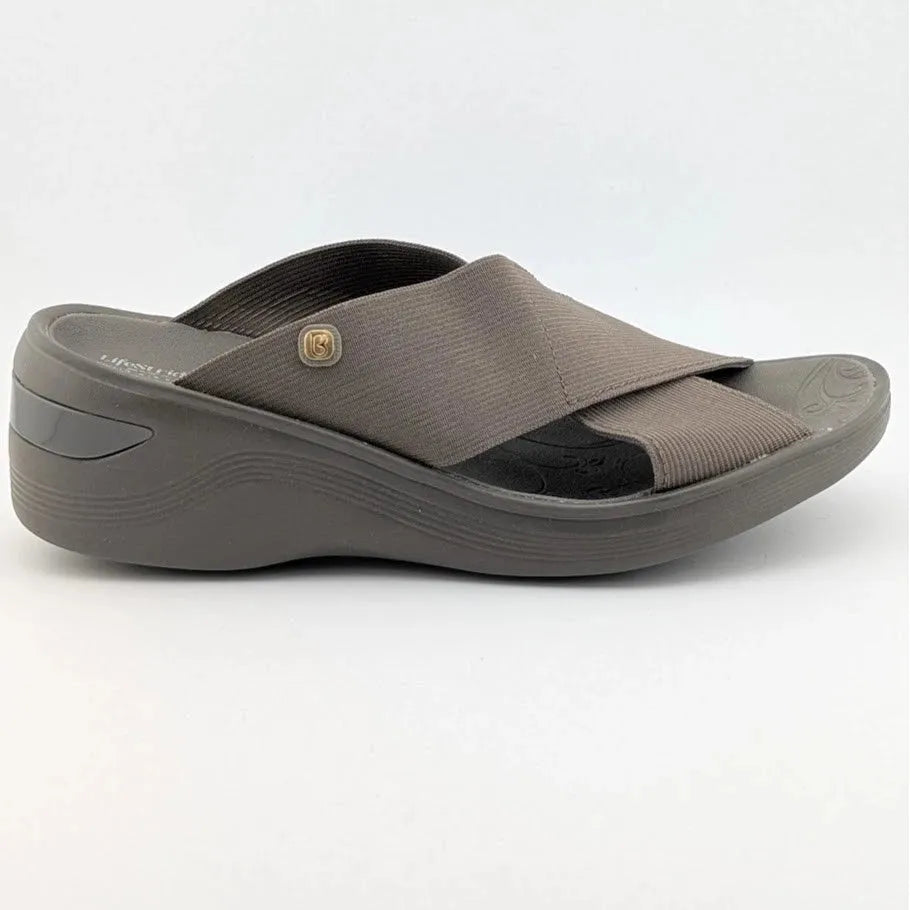 Bzees for Lifestride Women's Size 7M Taupe Elastic Slide Sandal SoleComfort.shoes