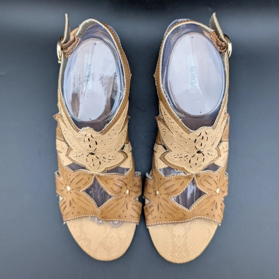 XOXO Women's Size 8.5 Sahara Flower Power Faux Leather Platform Sandals SoleComfort.shoes