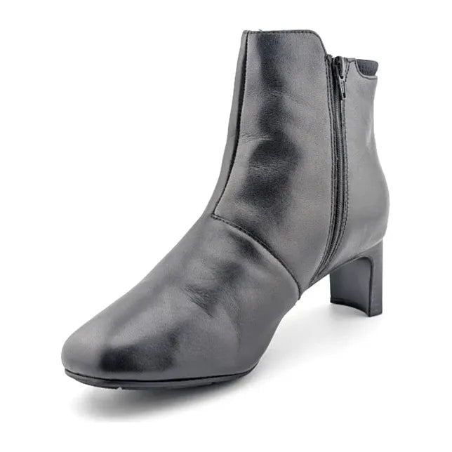 Clarks Women's Kyndall Faye Fashion Booties Black Leather 26174300 **Year-Round SoleComfort.shoes