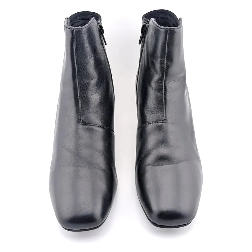 Clarks Women's Kyndall Faye Fashion Booties Black Leather 26174300 **Year-Round SoleComfort.shoes