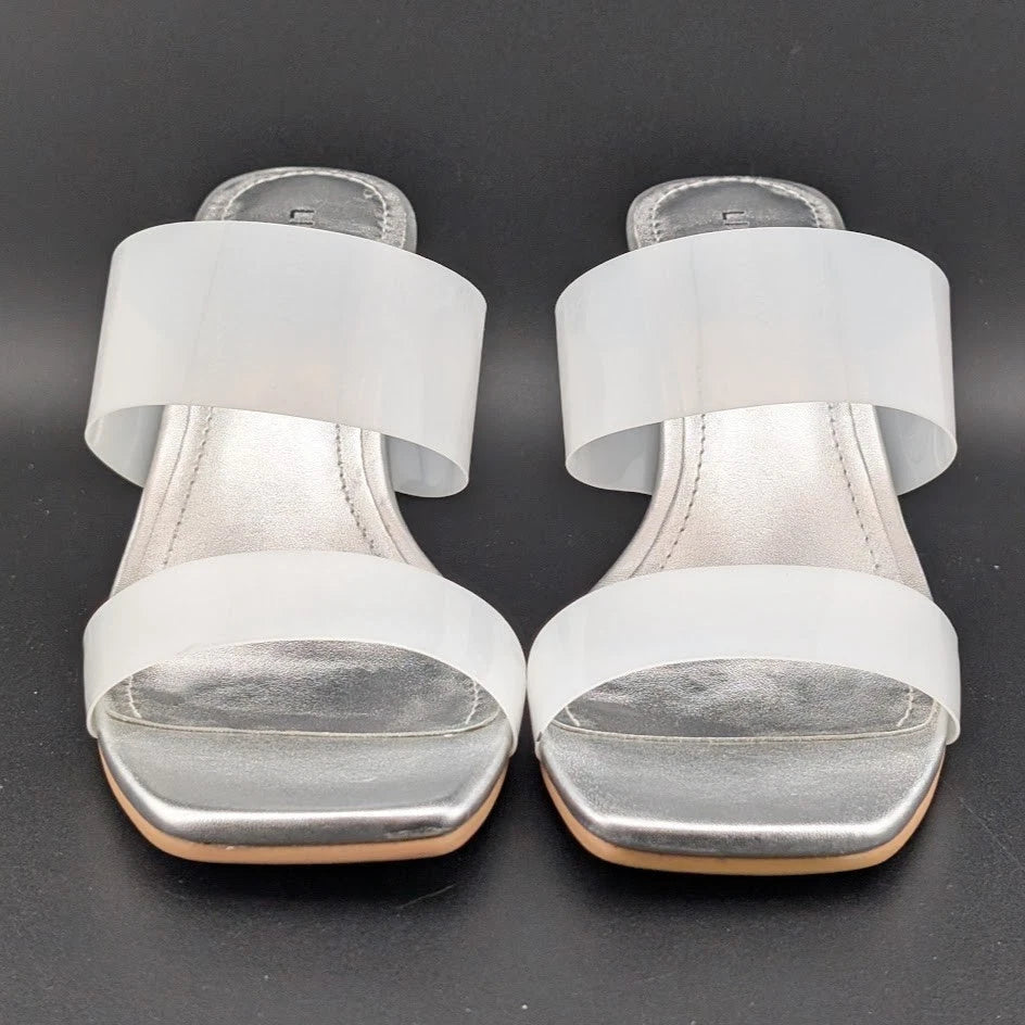 Lisa Vickey Women's Size 7M Beyond-V White and Silver Sandals SoleComfort.shoes