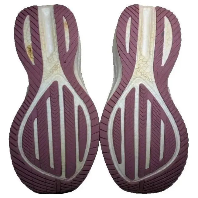 Pre-Owned Women's Saucony Triumph 20 Road Running Trainer Shoes Size 7.5 in Sundown Rose (Burg) New Balance