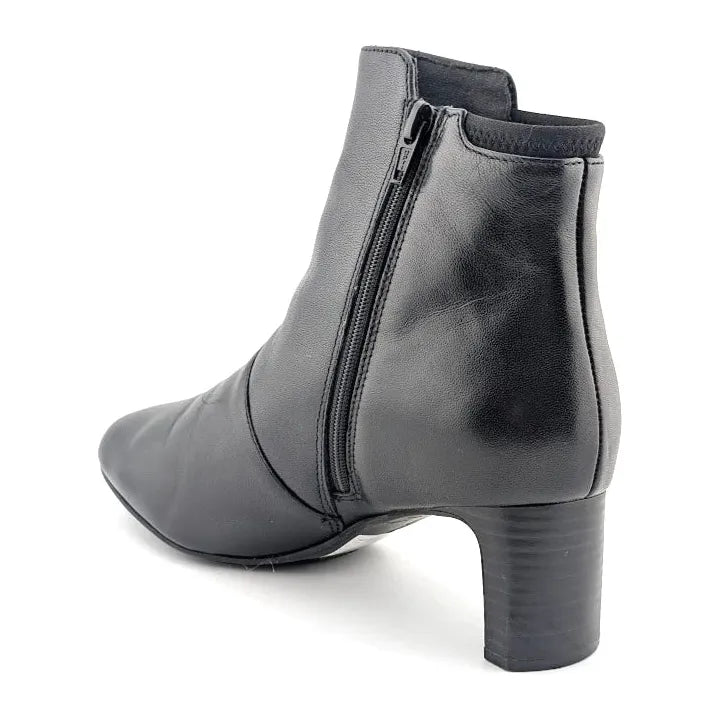 Clarks Women's Kyndall Faye Fashion Booties Black Leather 26174300 **Year-Round SoleComfort.shoes