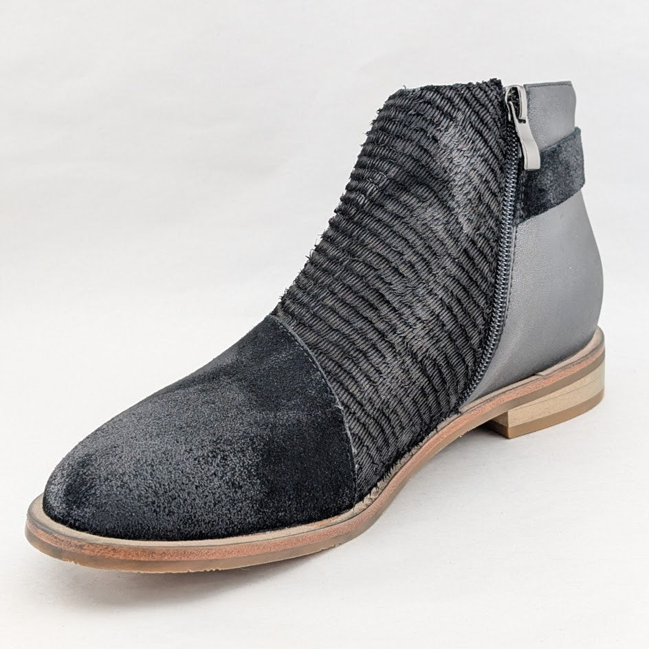 Antelope Laran Leather Buckled Ankle Boots US 8-8.5 EU 39 Black Combo Antelope