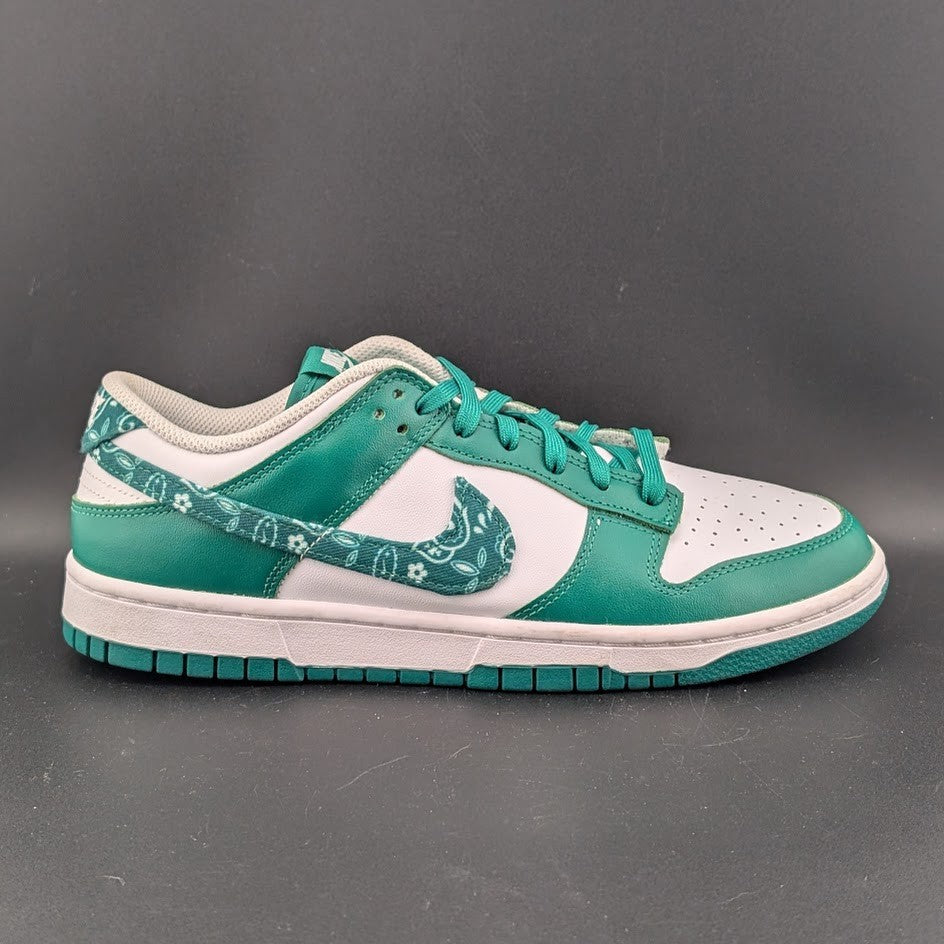 Nike Women's Size 10 Dunk Low Green Paisley DH4401-102 Nike
