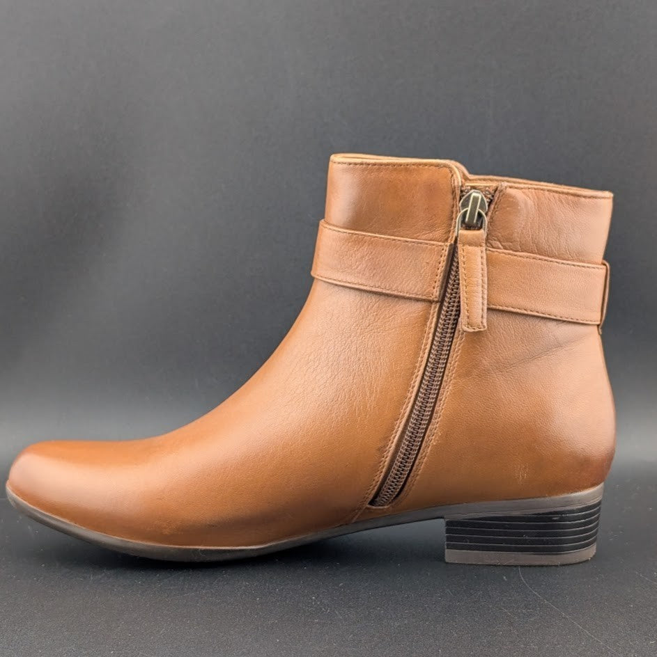 Trotters Melody Womens Bootie Sz 7N Almond Toe Luggage Leather Side Zip Boots Trotters