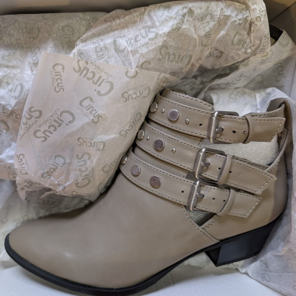 Circus by Sam Edelman Women's Size 6.5 Henna Ankle Boot Putty Taupe Circus by Sam Edelman