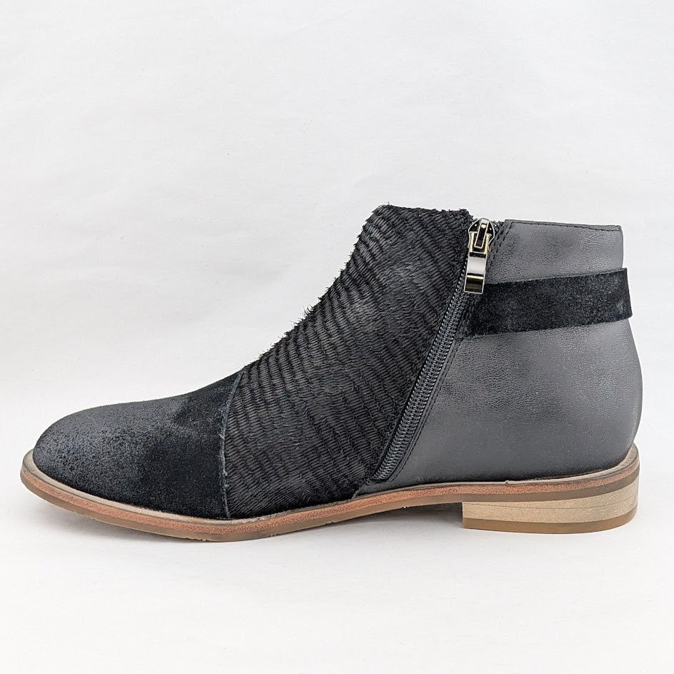 Antelope Laran Leather Buckled Ankle Boots US 8-8.5 EU 39 Black Combo Antelope