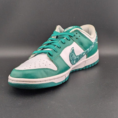 Nike Women's Size 10 Dunk Low Green Paisley DH4401-102 Nike