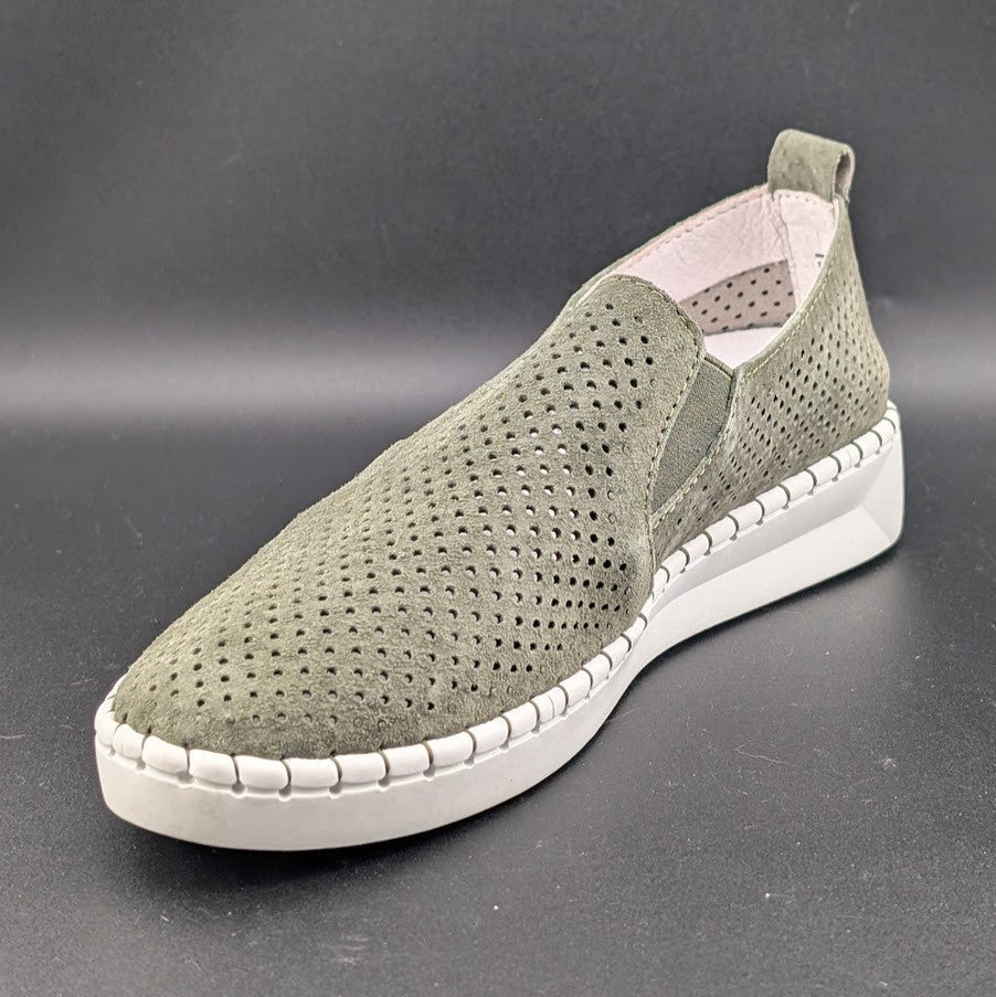 Bernie Mev TW98 Green Leather Twin Gore Slip-Ons  Size EU 37, 39 (US 6.5-7, 8.5) Bernie Mev