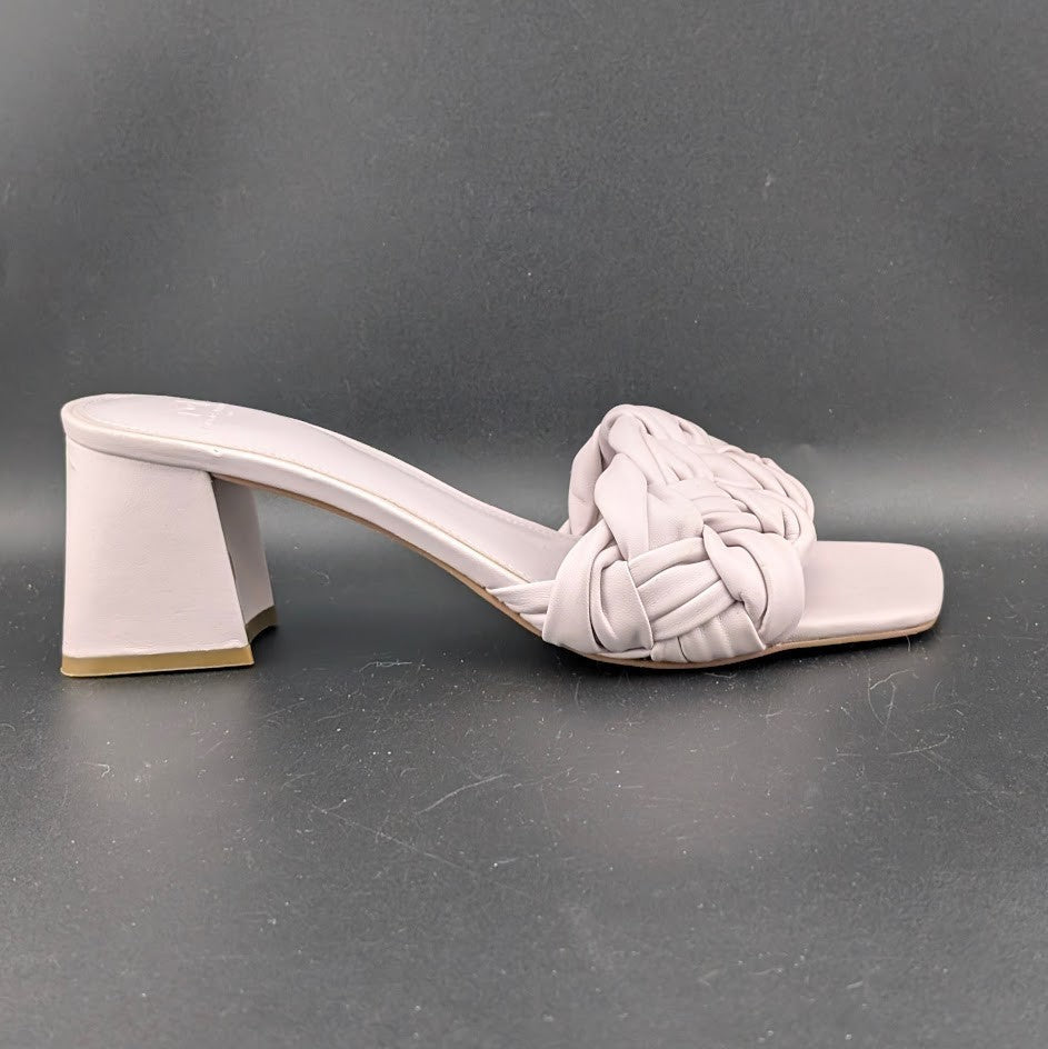 Marc Fisher LTD Size 8  Woven Nude Women Leather Flat Slides Sandals Marc Fisher