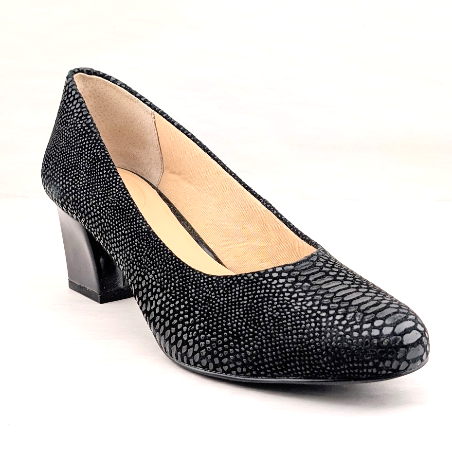 Women's Trotters Size 8.5M Kari 2.3" Heels In Black Snake Print Trotters
