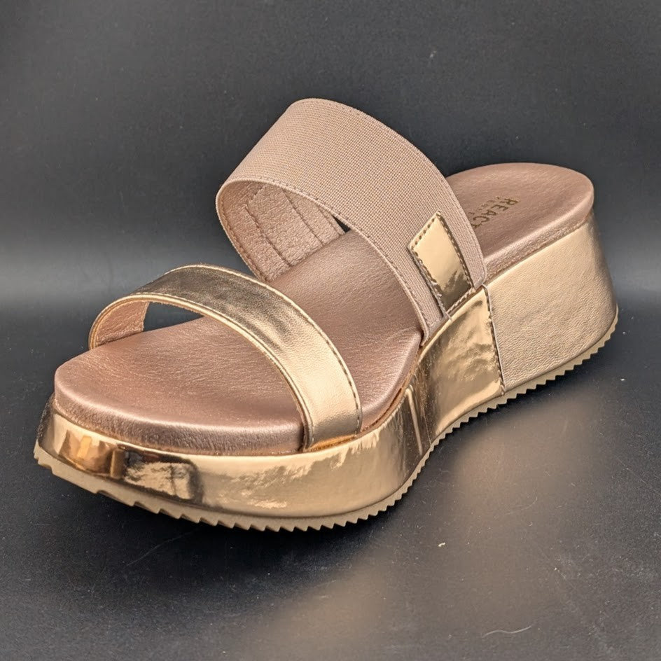 Kenneth Cole Reaction Women's Size 10 Perry Rose Gold Metallic PU Sandal Kenneth Cole