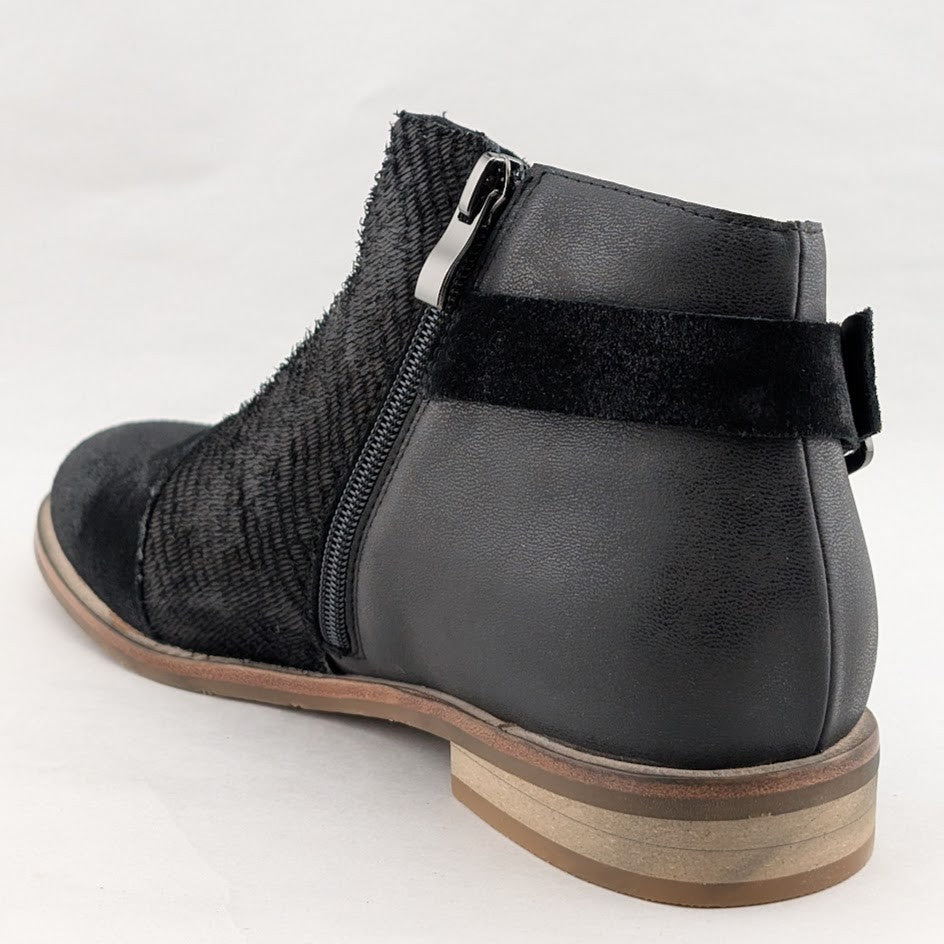 Antelope Laran Leather Buckled Ankle Boots US 8-8.5 EU 39 Black Combo Antelope