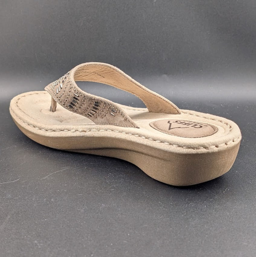 CLIFFS BY WHITE MOUNTAIN Women's 6.5 Cienna Wedge Sandal, Stone/Fabric Silver White Mountain