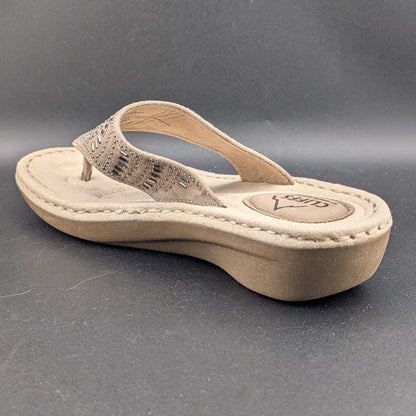 CLIFFS BY WHITE MOUNTAIN Women's 6.5 Cienna Wedge Sandal, Stone/Fabric Silver White Mountain