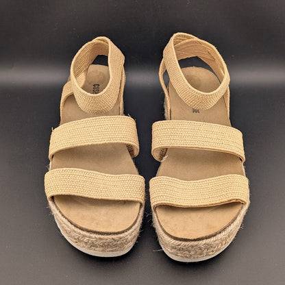CUSHIONAIRE Mandy Wedge Stretch Platform Sandal Beige Size 8.5M Brand New! CUSHIONAIRE