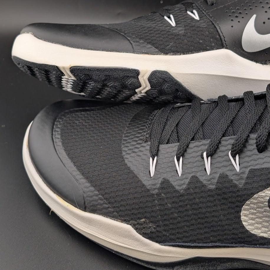 Nike Legend Trainer Men's Size 12 Sneakers Black/White, 924206-001 Nike