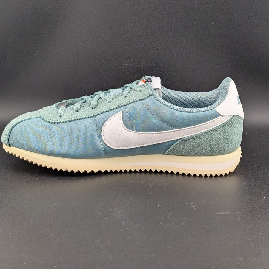 Nike Cortez Txt (GS) Size Youth 6.5 / Women's 8 Blue & White NIB Nike