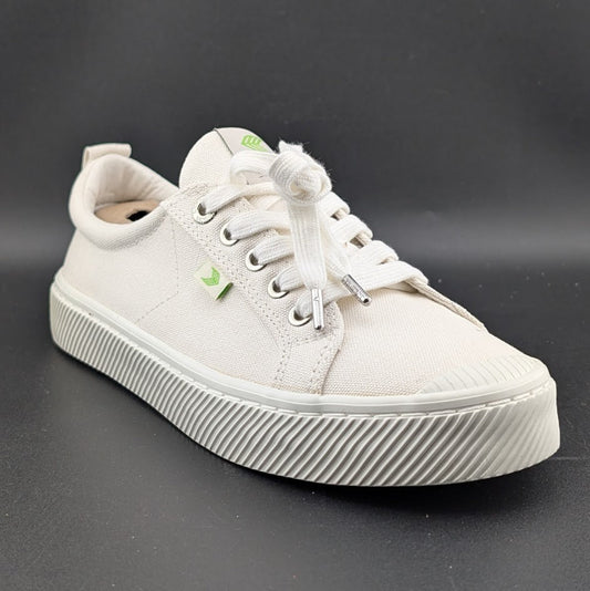 Cariuma OCA Low Sneakers Womens 8 & 9/Mens 6.5 & 7.5 White Canvas Comfort Shoes Cariuma