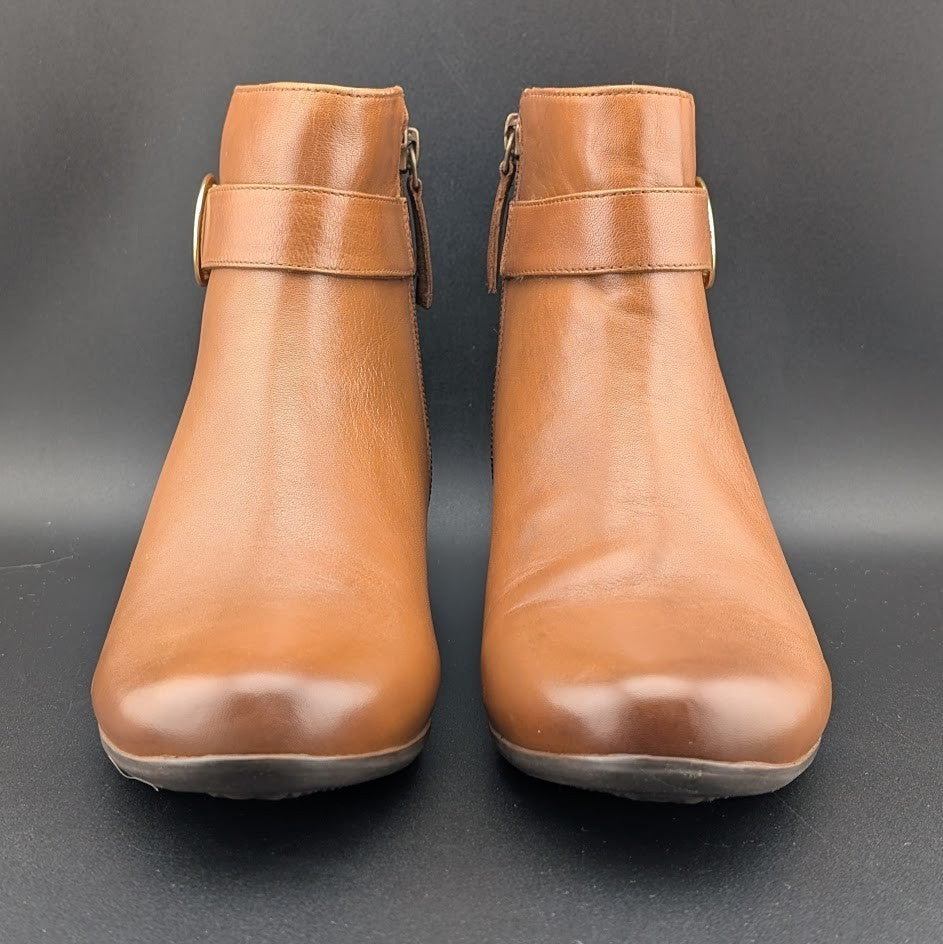 Trotters Melody Womens Bootie Sz 7N Almond Toe Luggage Leather Side Zip Boots Trotters