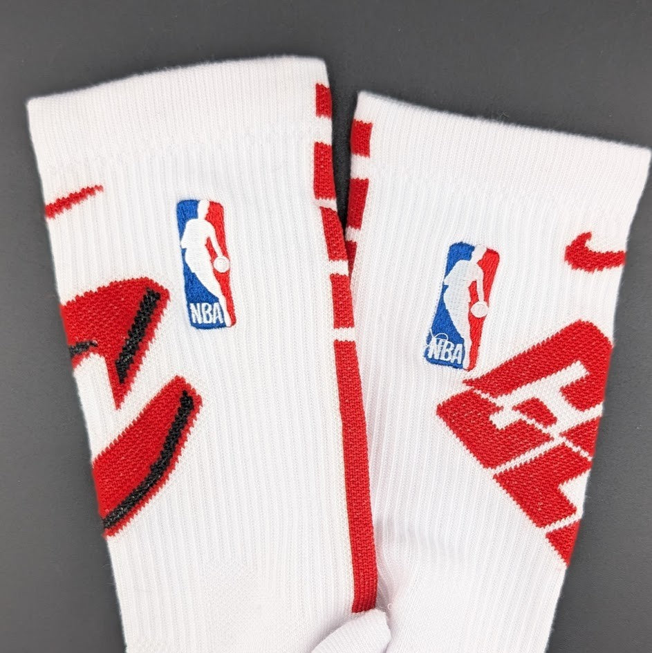 Nike NBA Authentics - Elite Crew Basketball Socks Men 8-12 White Cleveland Cavs Nike