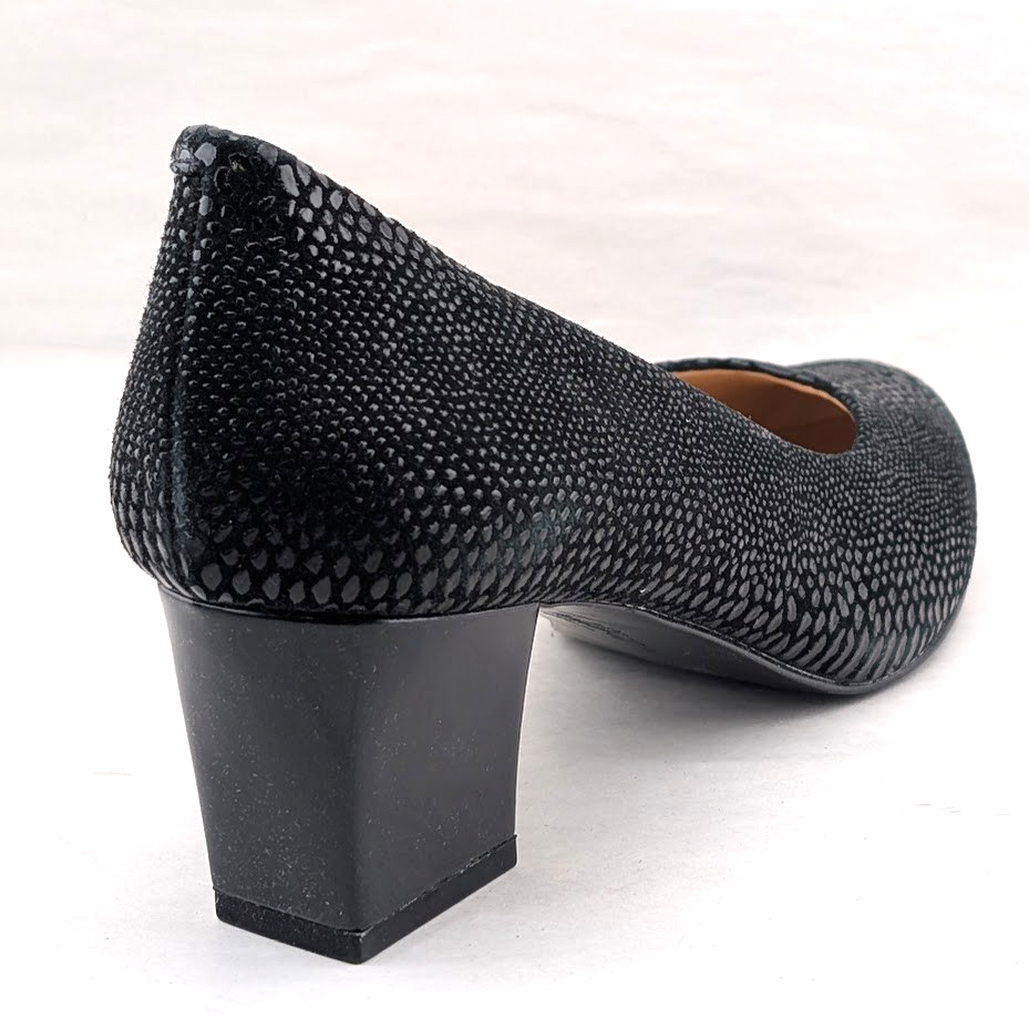 Women's Trotters Size 8.5M Kari 2.3" Heels In Black Snake Print Trotters