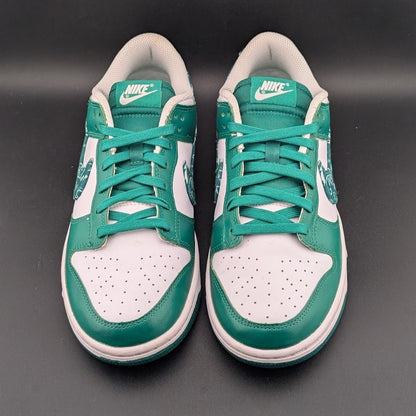 Nike Women's Size 10 Dunk Low Green Paisley DH4401-102 Nike