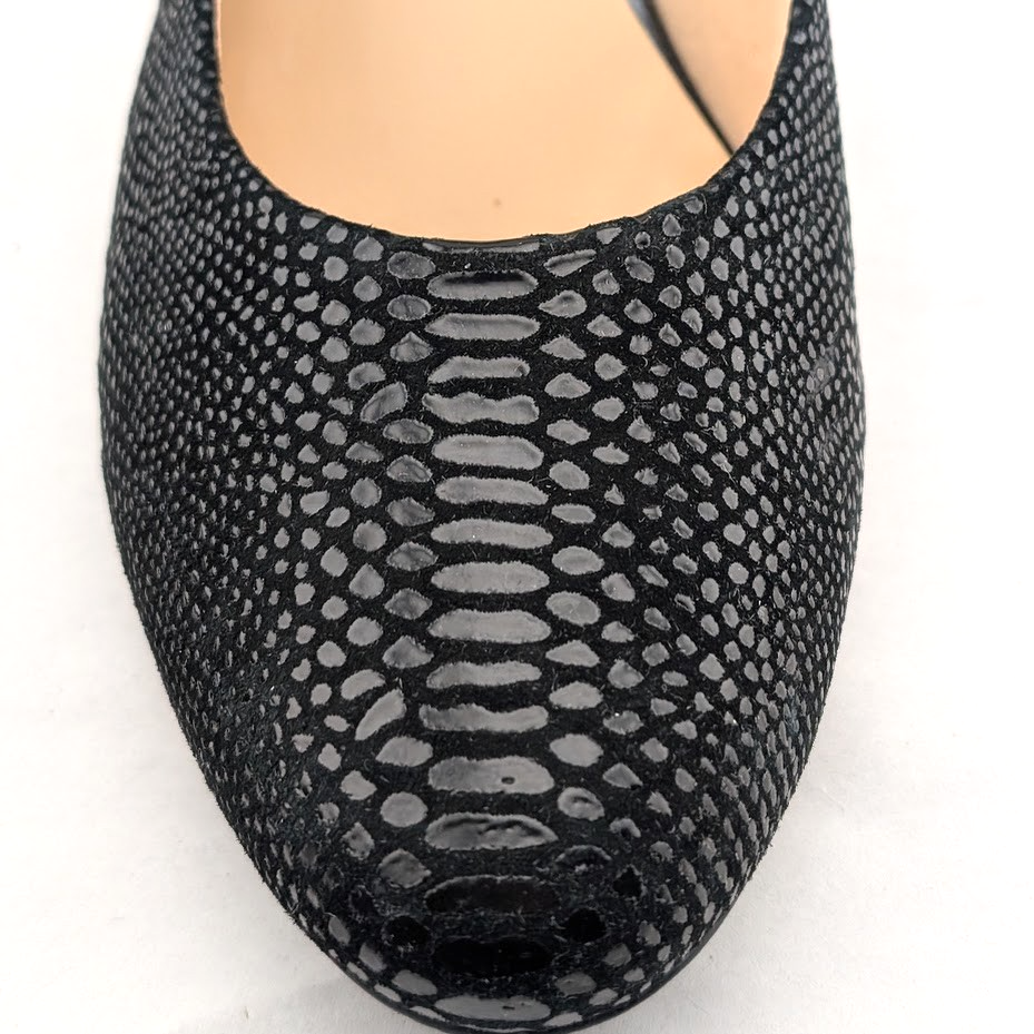 Women's Trotters Size 8.5M Kari 2.3" Heels In Black Snake Print Trotters