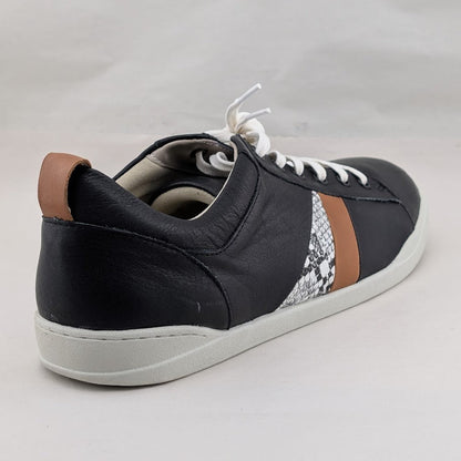 Softwalk Women's Size 11  Athens S2051-024 Black Leather Lifestyle Sneakers SoftWalk