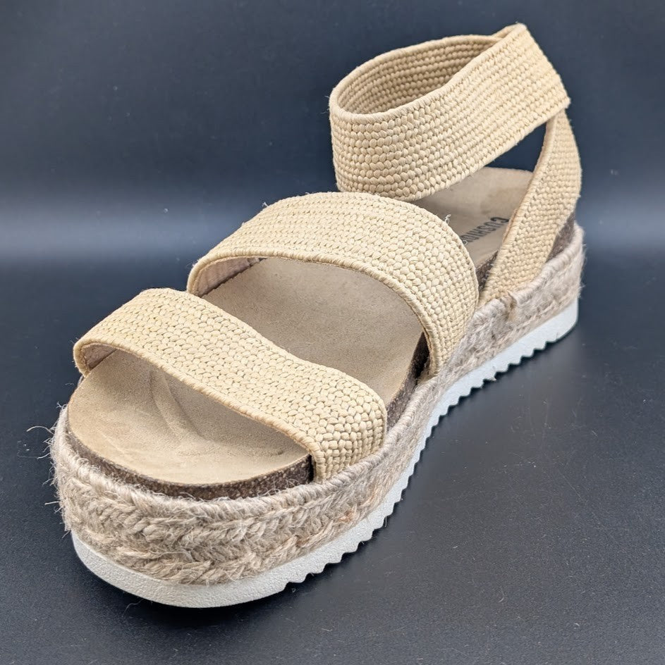 CUSHIONAIRE Mandy Wedge Stretch Platform Sandal Beige Size 8.5M Brand New! CUSHIONAIRE