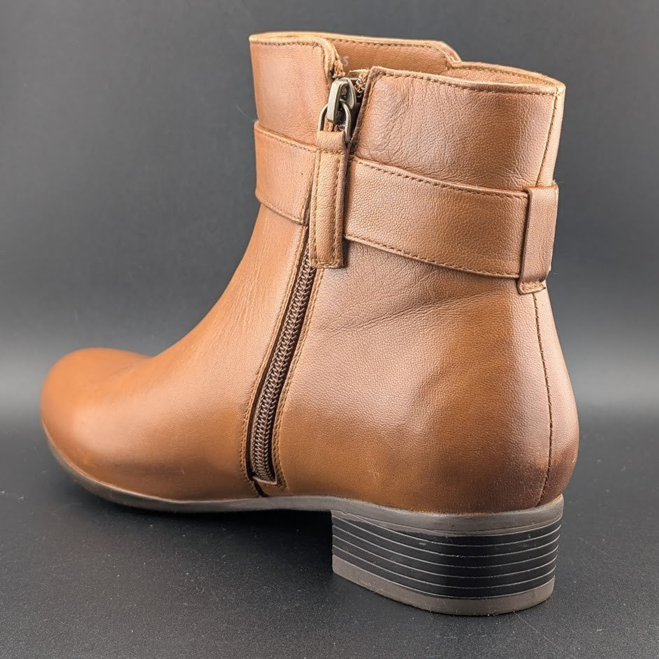 Trotters Melody Womens Bootie Sz 7N Almond Toe Luggage Leather Side Zip Boots Trotters