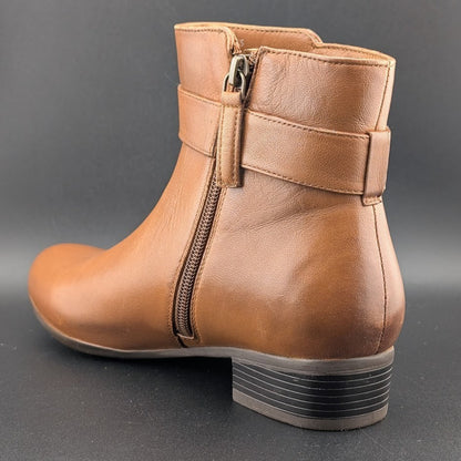 Trotters Melody Womens Bootie Sz 7N Almond Toe Luggage Leather Side Zip Boots Trotters