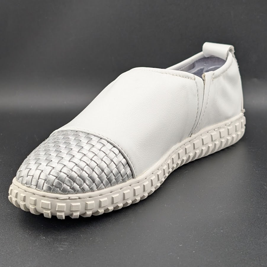 Bernie Mev Sizes 6.5-7 Memory Foam Slip-on Soft Leather Sneakers Total Comfort! Bernie Mev