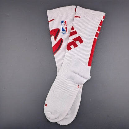 Nike NBA Authentics - Elite Crew Basketball Socks Men 8-12 White Cleveland Cavs Nike