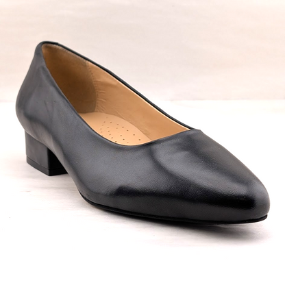 Trotters Jewel Black Leather Block Heel Pumps Women’s Size 7 Med $125 T2126-001 Trotters