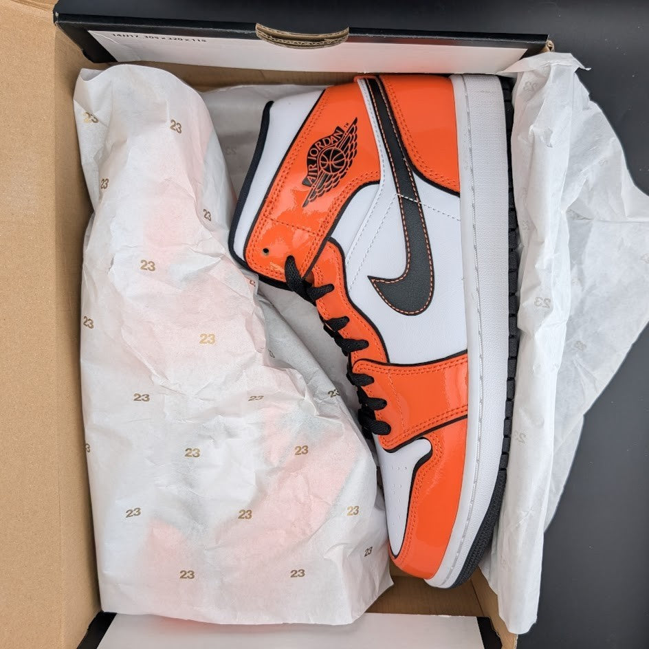 Air Jordan 1 Mid SE Turf Orange. Men's Size 9 Brand New Deadstock DD6834-802 Jordan