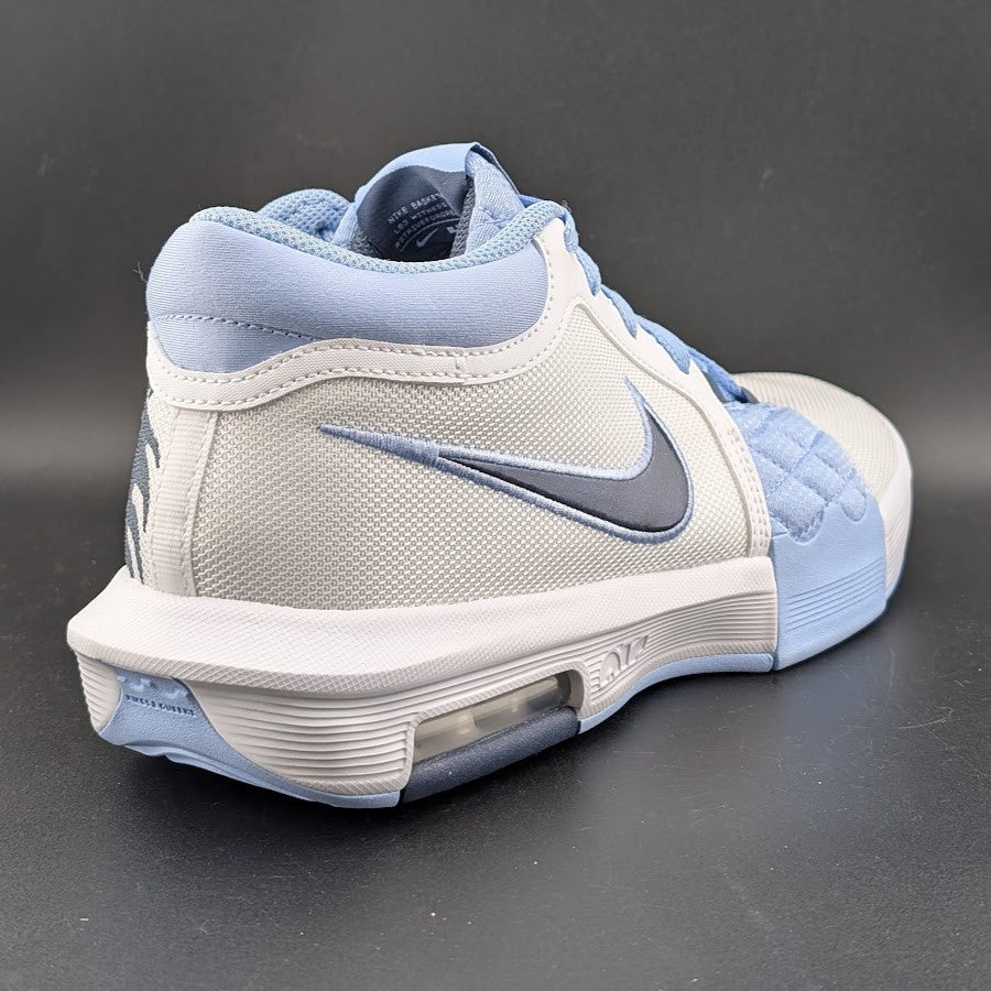 Nike LeBron Witness 8 Shoes Mens Size 8.5 White/Lt. Blue  -*Runs Small Nike