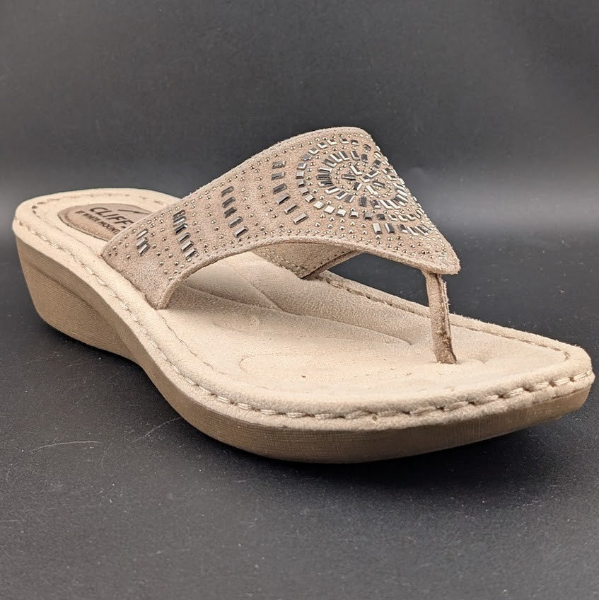 CLIFFS BY WHITE MOUNTAIN Women's 6.5 Cienna Wedge Sandal, Stone/Fabric Silver White Mountain