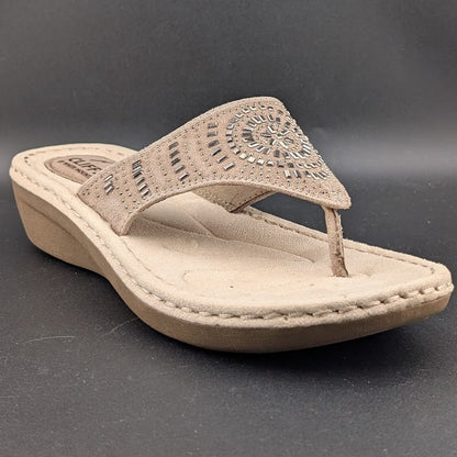 CLIFFS BY WHITE MOUNTAIN Women's 6.5 Cienna Wedge Sandal, Stone/Fabric Silver White Mountain