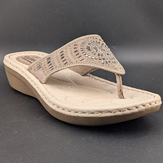 CLIFFS BY WHITE MOUNTAIN Women's 6.5 Cienna Wedge Sandal, Stone/Fabric Silver White Mountain