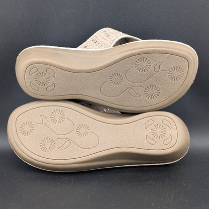 CLIFFS BY WHITE MOUNTAIN Women's 6.5 Cienna Wedge Sandal, Stone/Fabric Silver White Mountain