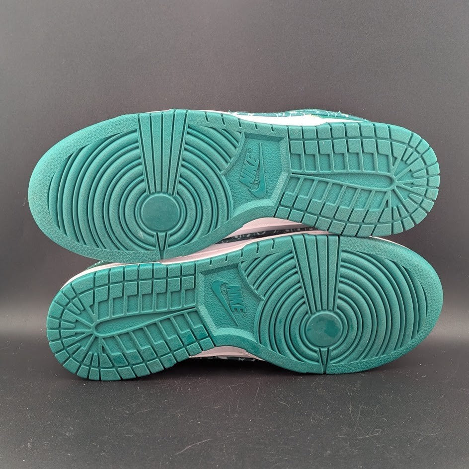 Nike Women's Size 10 Dunk Low Green Paisley DH4401-102 Nike
