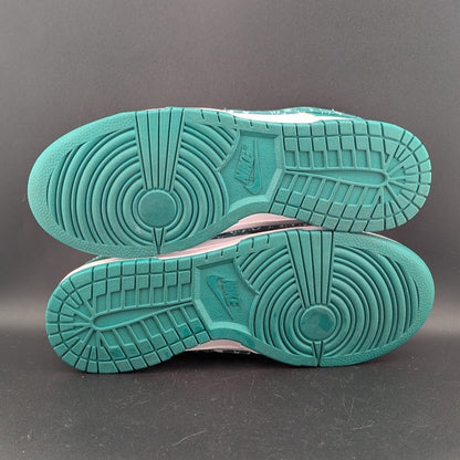 Nike Women's Size 10 Dunk Low Green Paisley DH4401-102 Nike